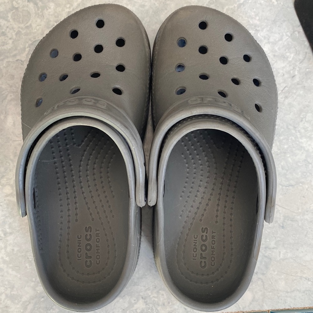 Toddler crocs
